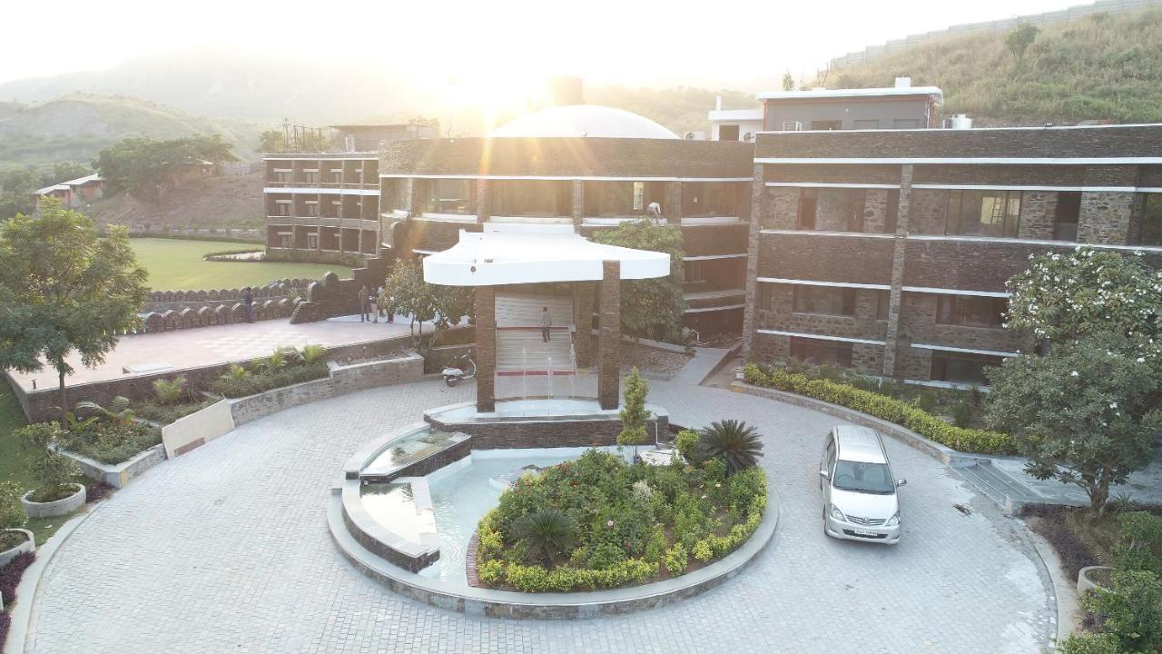 Seasons Park Resort Udaipur Exterior photo